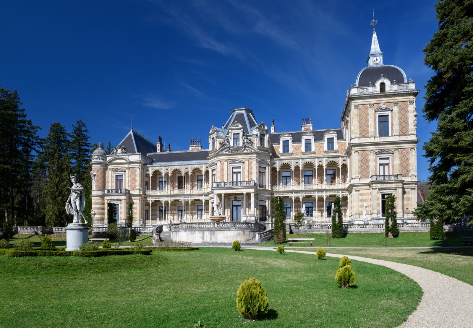 Hermes Villa